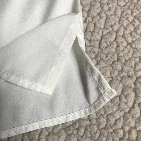 Cream Color Minimalist Boxy Blouse - Picture 4 of 6